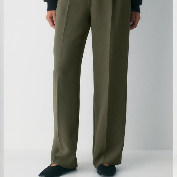 Aritzia Effortless Pants Crepette - Picture 10 of 14